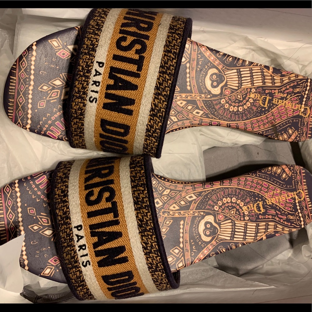 CHRISTIAN DIOR SANDALS SIZE 40